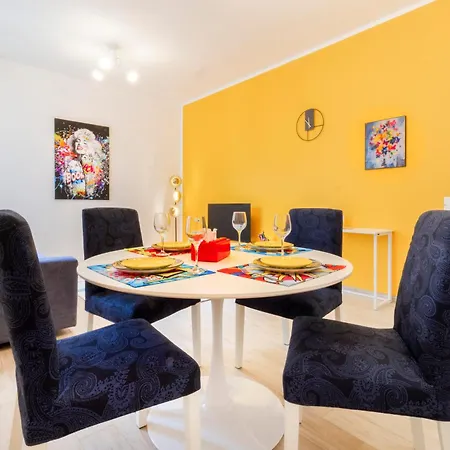 Color Vibes Centro - Ampio Wifi Ac דירה קומו